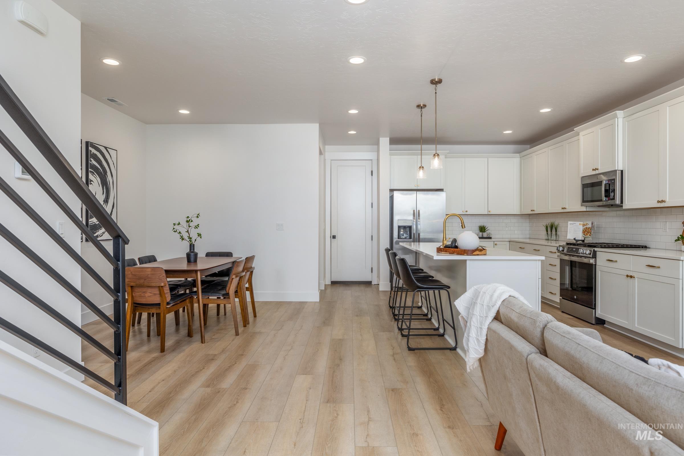 281 S City Lights Ln