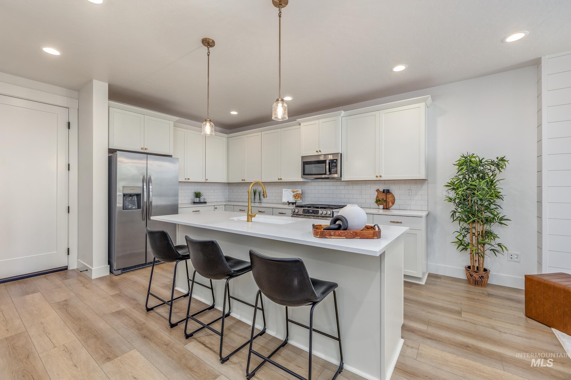 281 S City Lights Ln