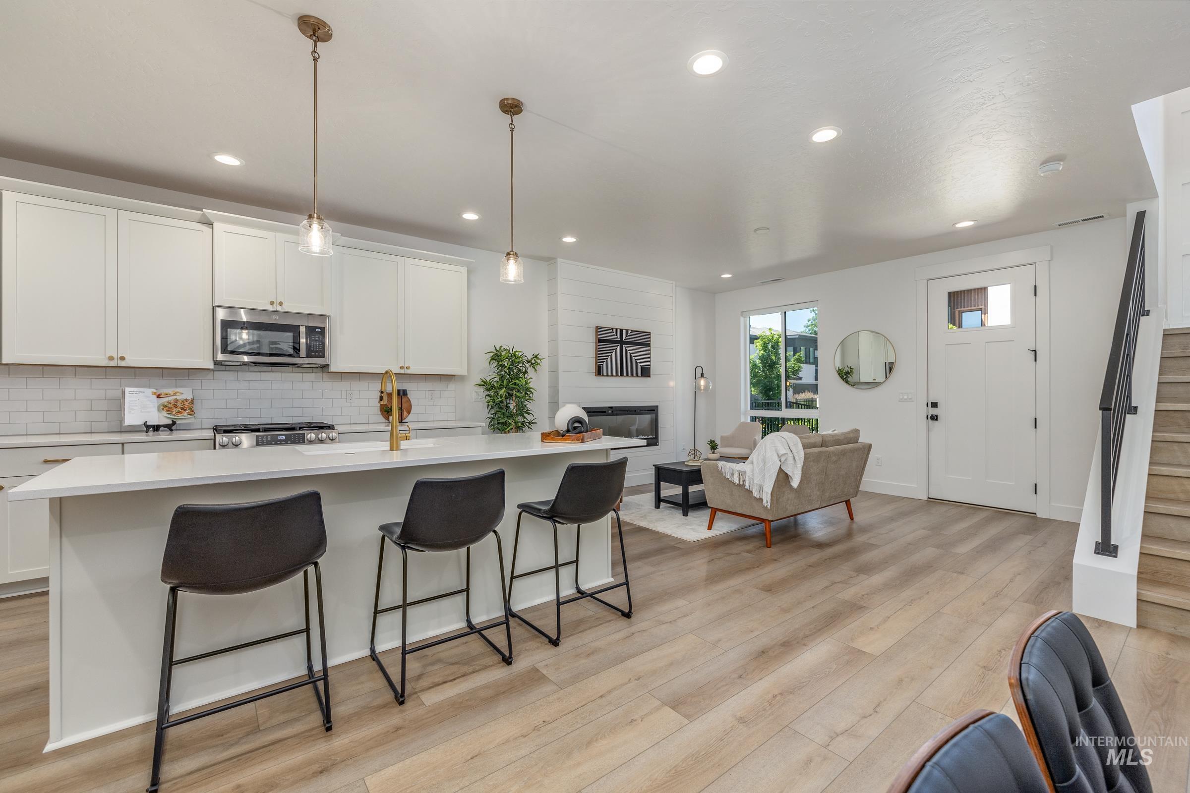 281 S City Lights Ln