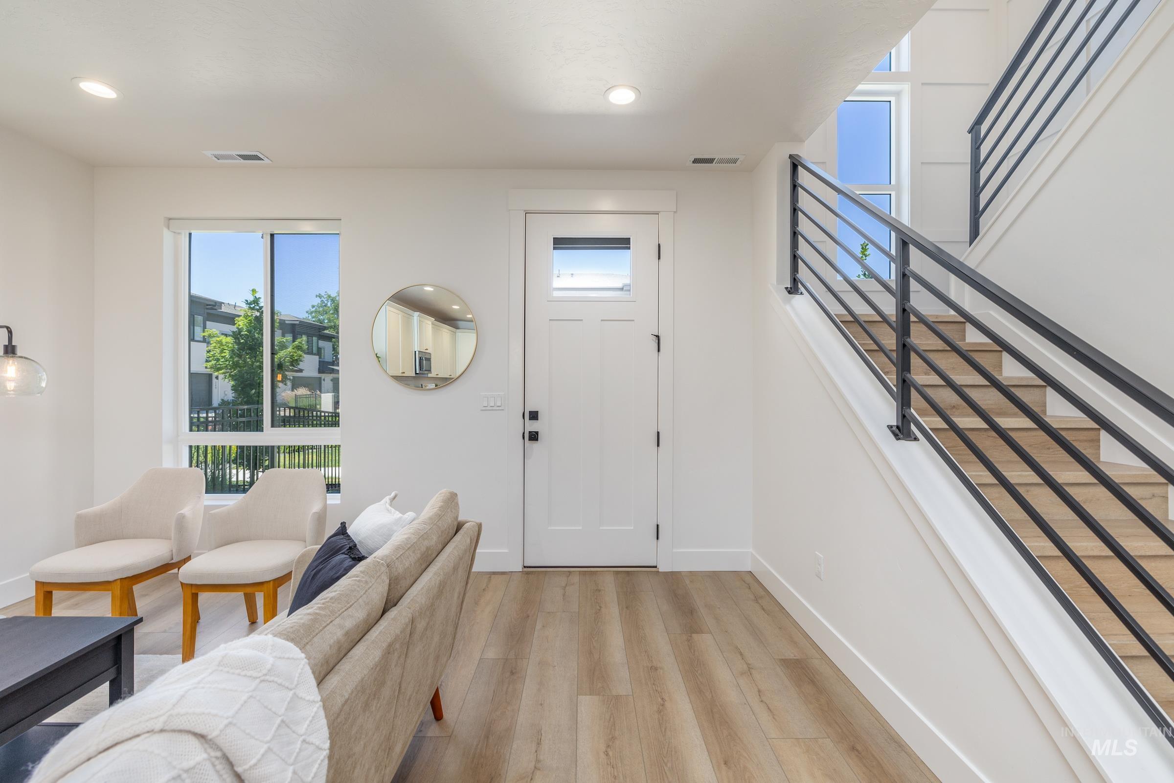 281 S City Lights Ln