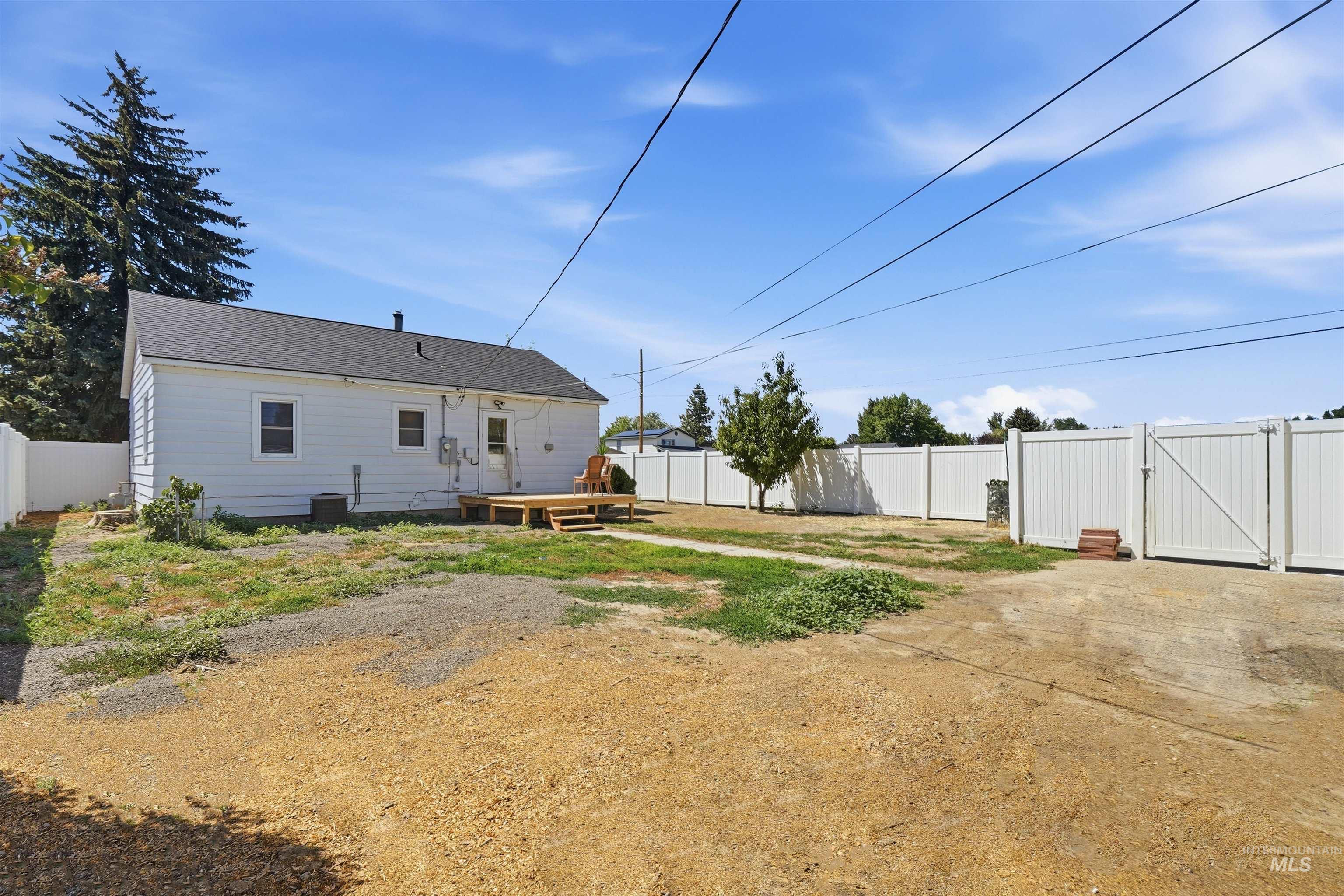 2024 Hird Ave