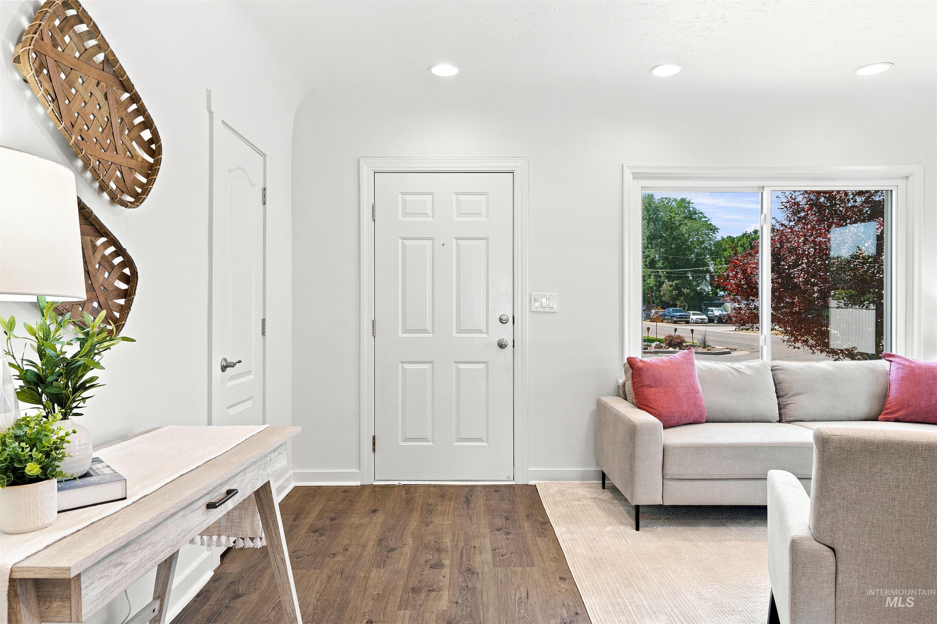 2024 Hird Ave