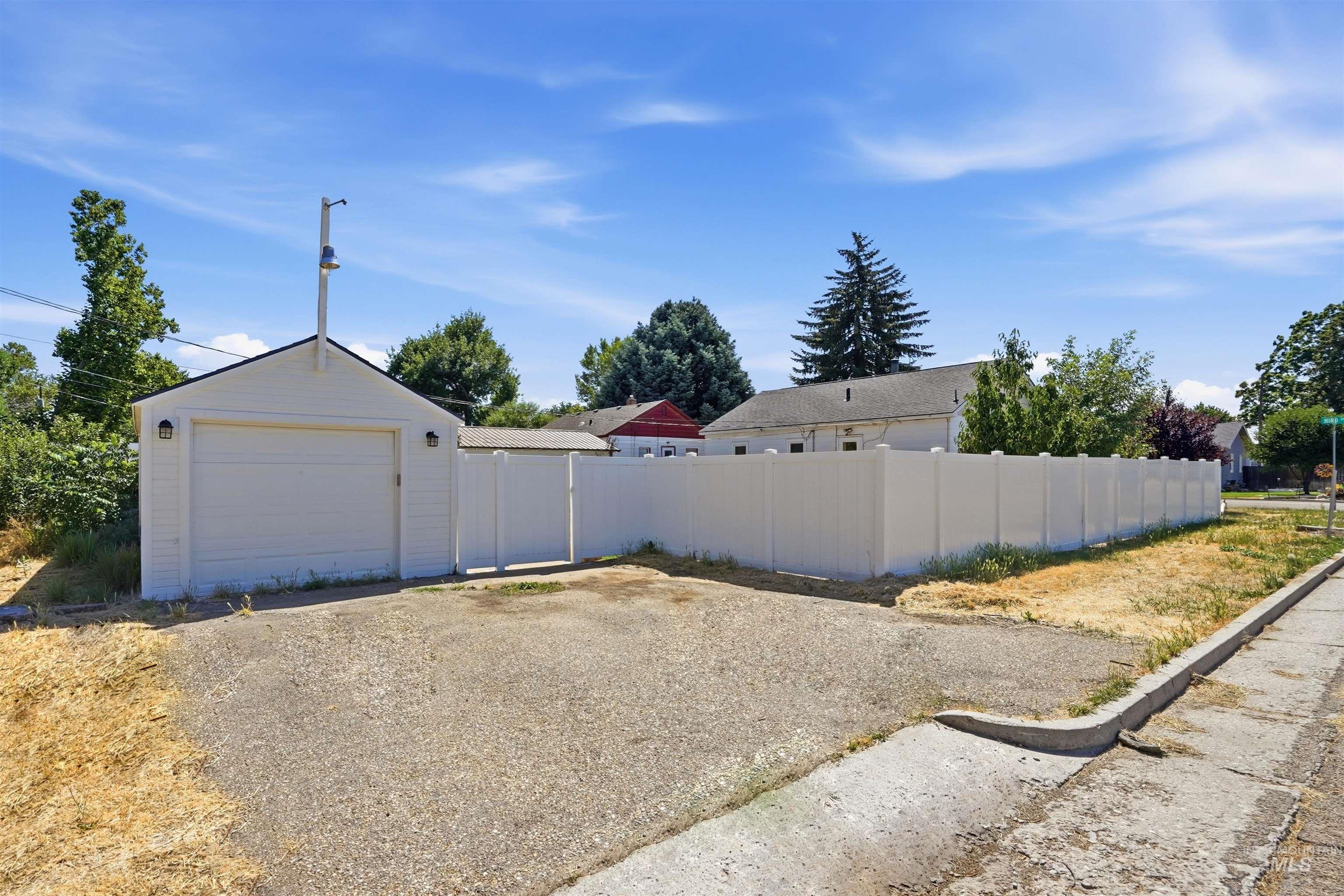 2024 Hird Ave