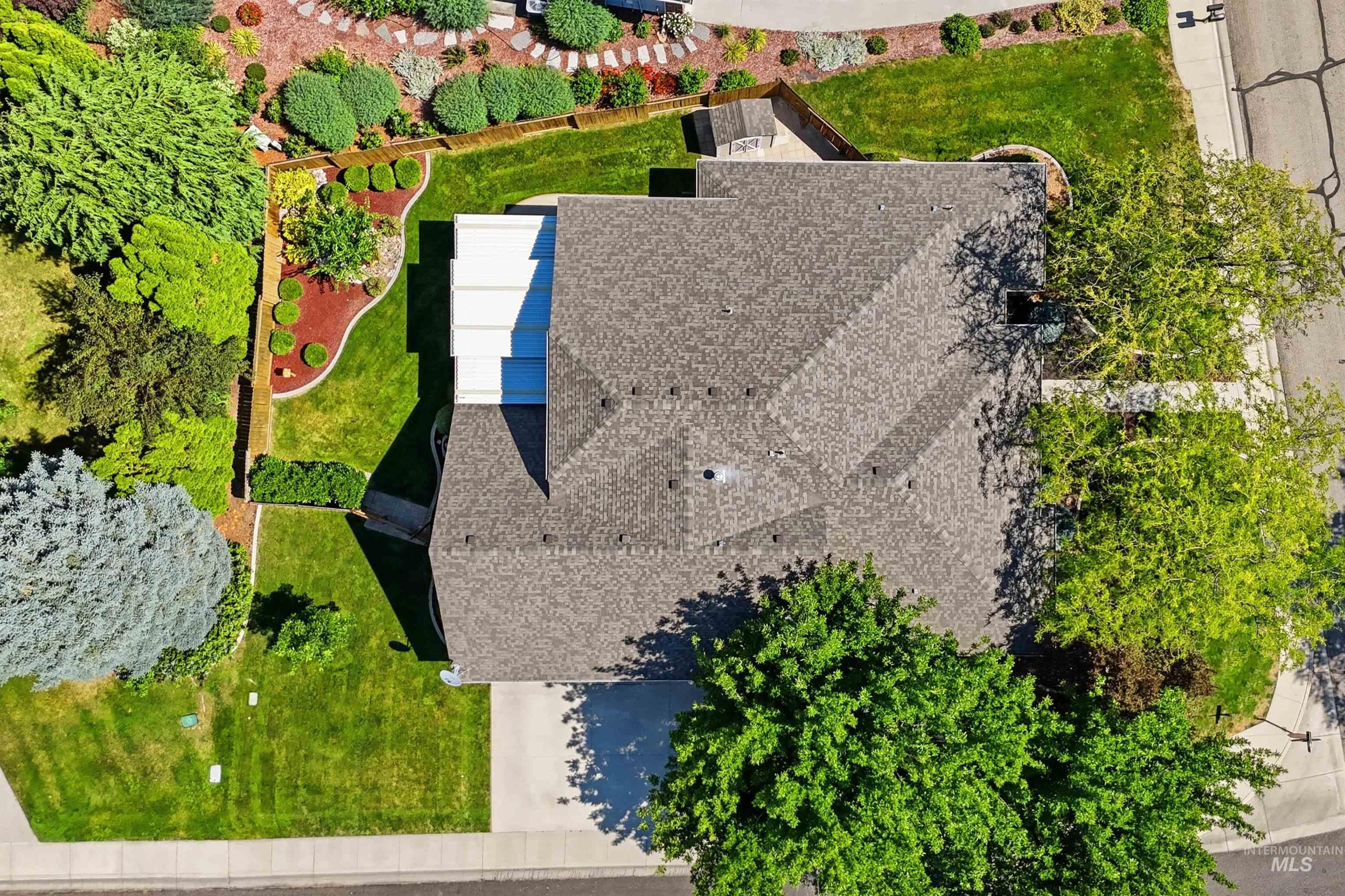 2464 E Lenox Ct