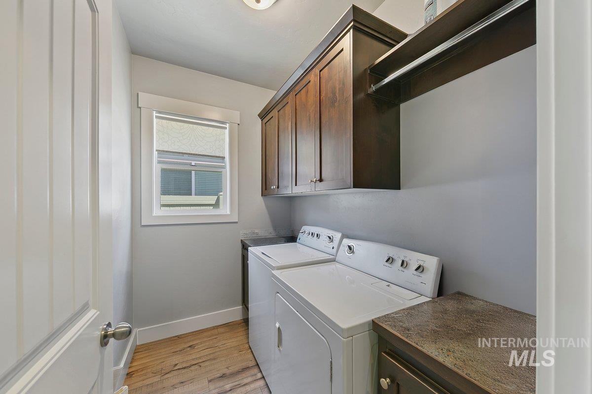 1528 W Arch Rock Street
