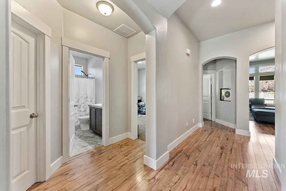 1528 W Arch Rock Street