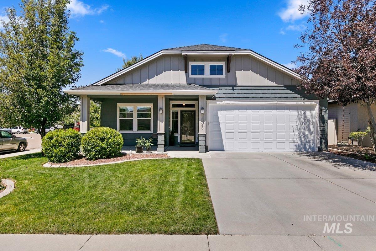 1528 W Arch Rock Street