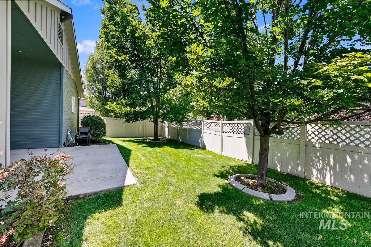 1528 W Arch Rock Street