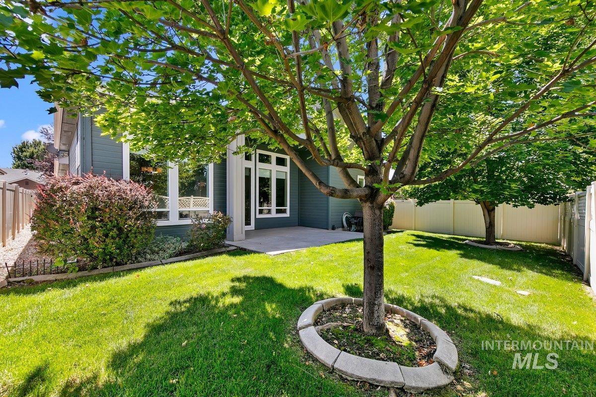1528 W Arch Rock Street