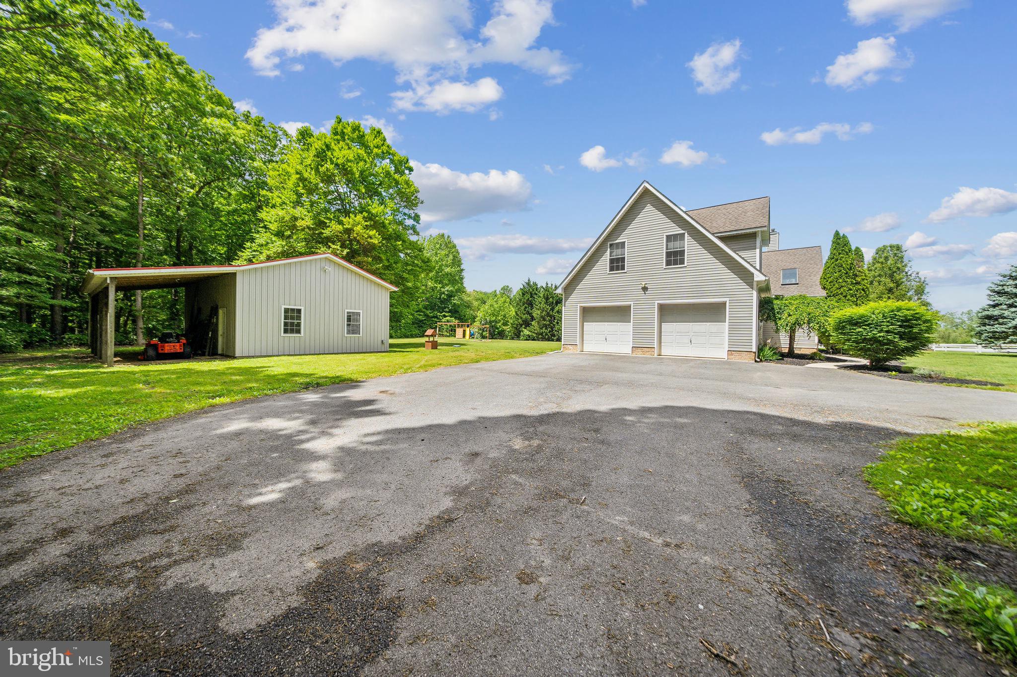 2075 EVERETTS CORNER ROAD