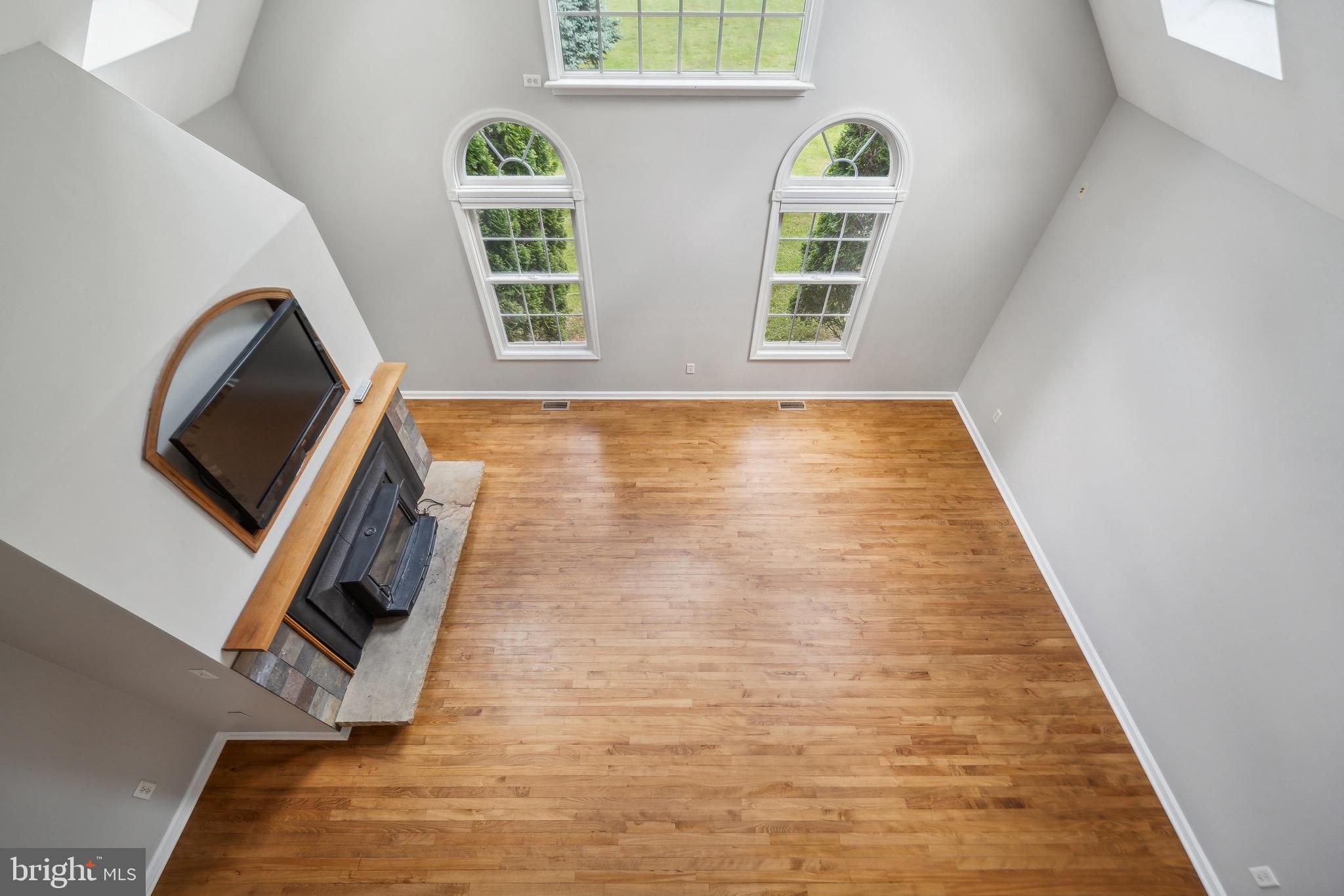 2075 EVERETTS CORNER ROAD