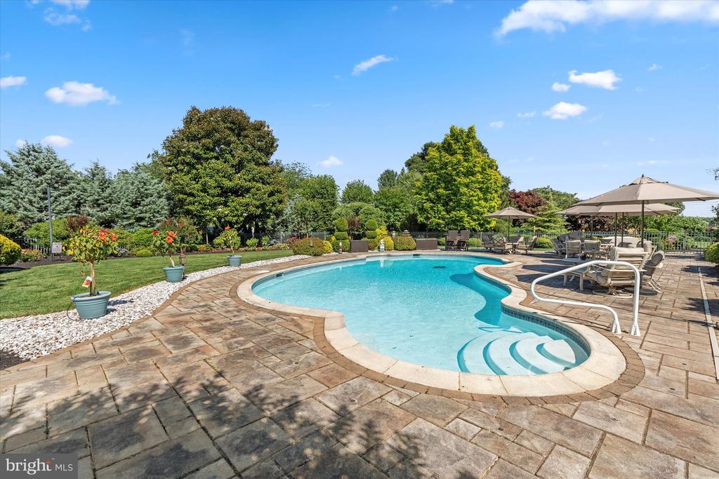 1402 ALLEY CORNER ROAD