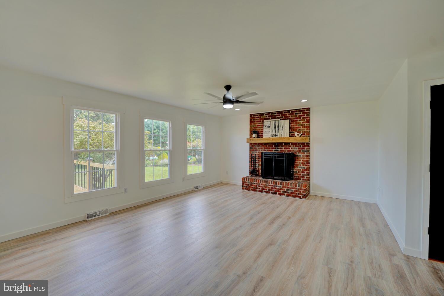 325 RUYTER DRIVE