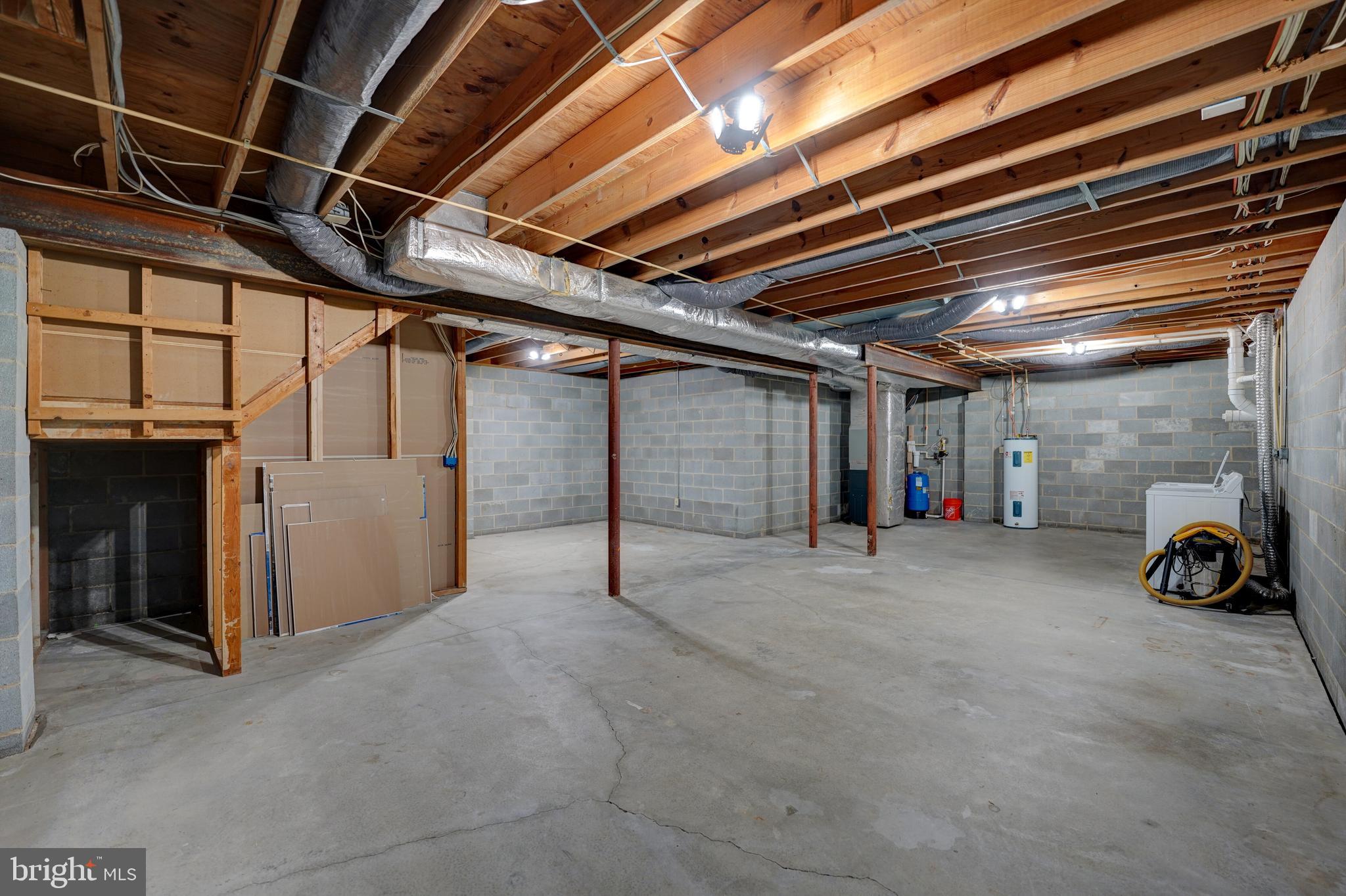 325 RUYTER DRIVE