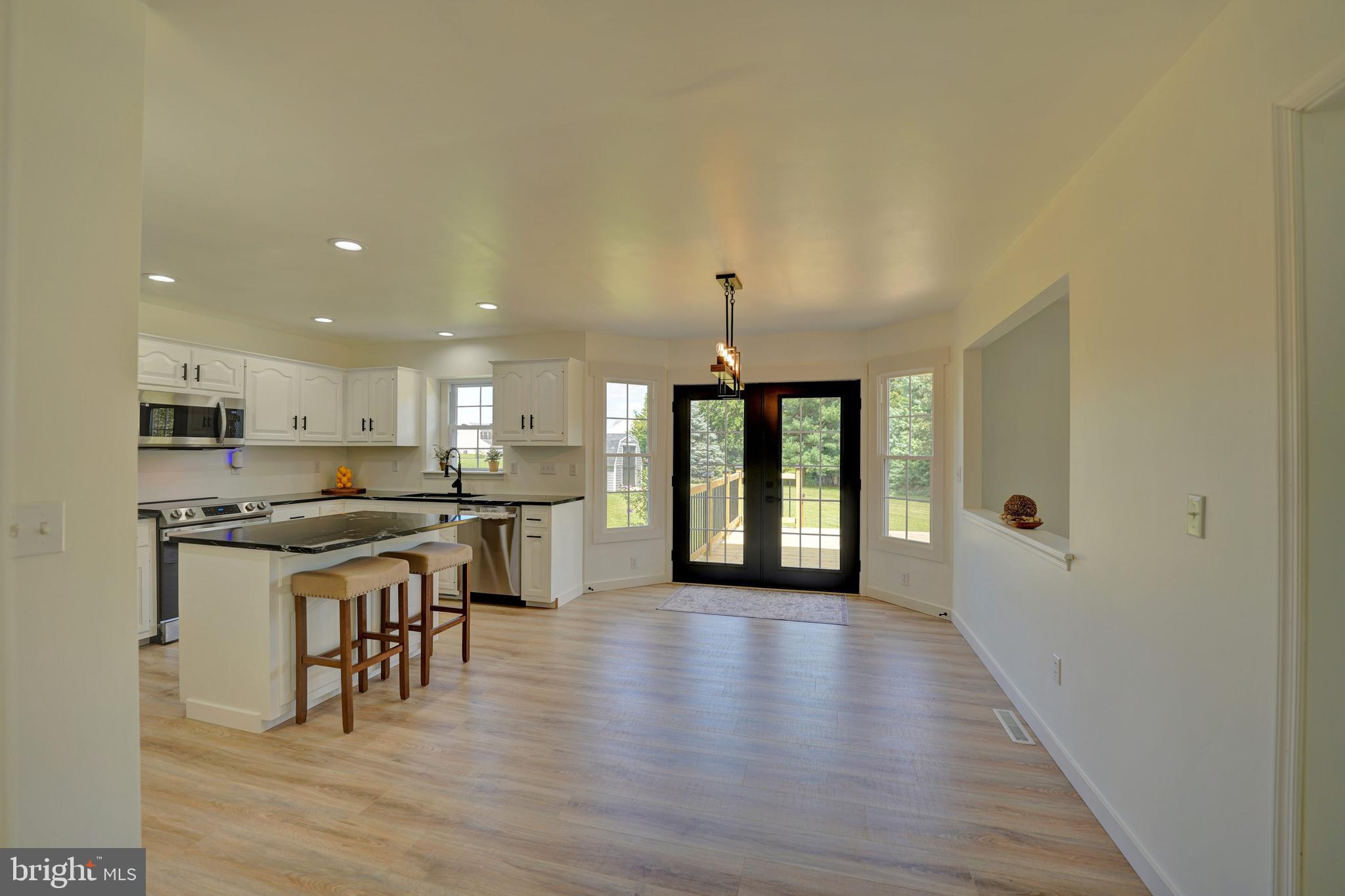 325 RUYTER DRIVE