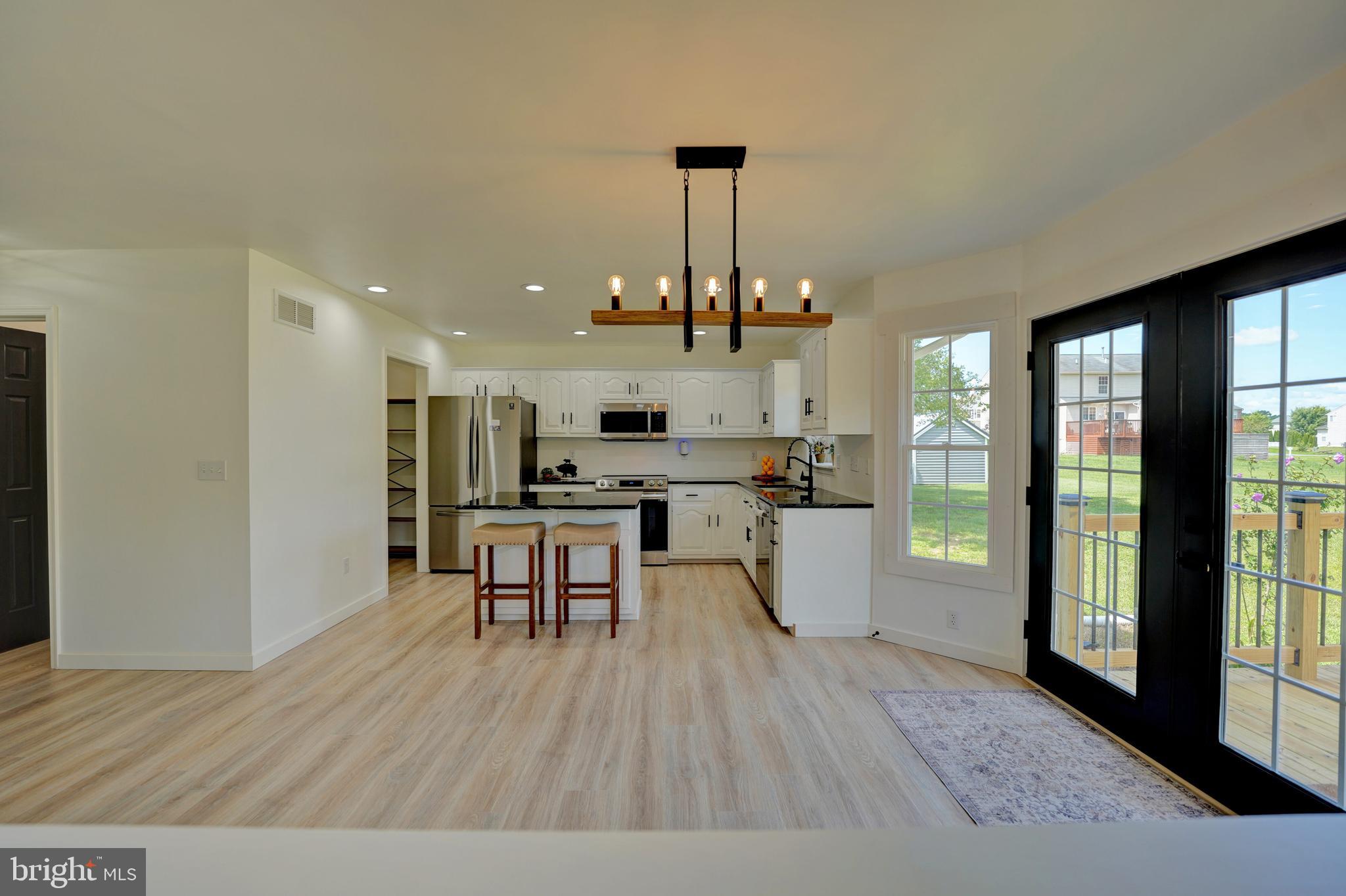 325 RUYTER DRIVE