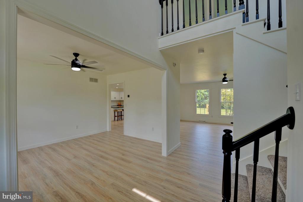 325 RUYTER DRIVE