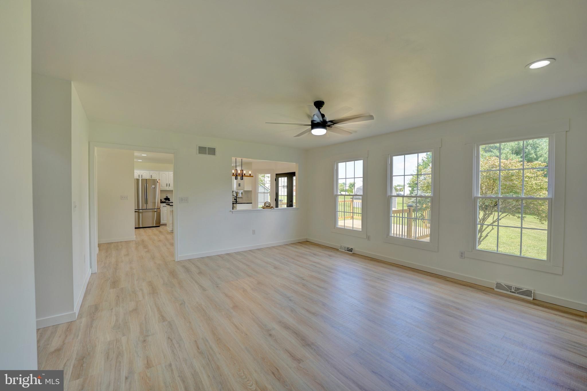 325 RUYTER DRIVE