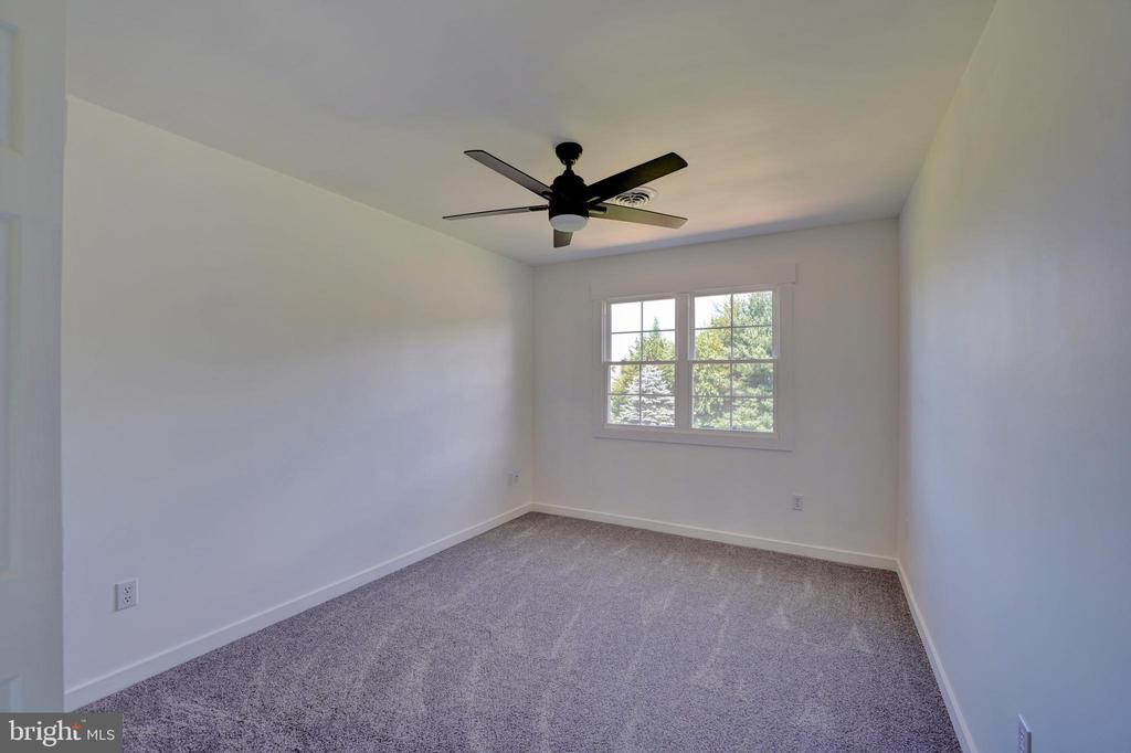 325 RUYTER DRIVE