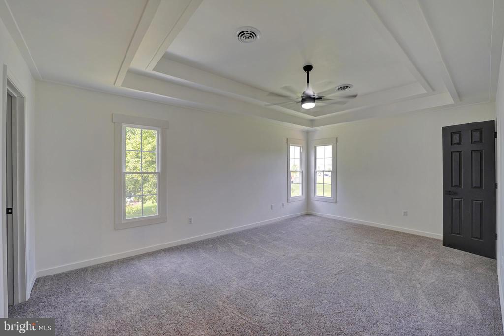 325 RUYTER DRIVE