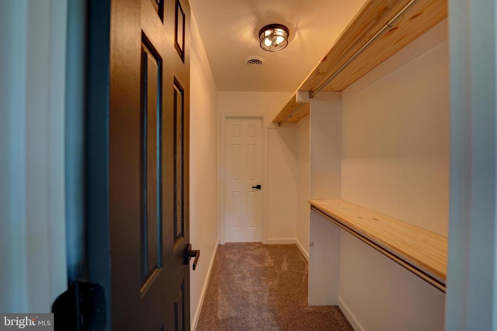 325 RUYTER DRIVE
