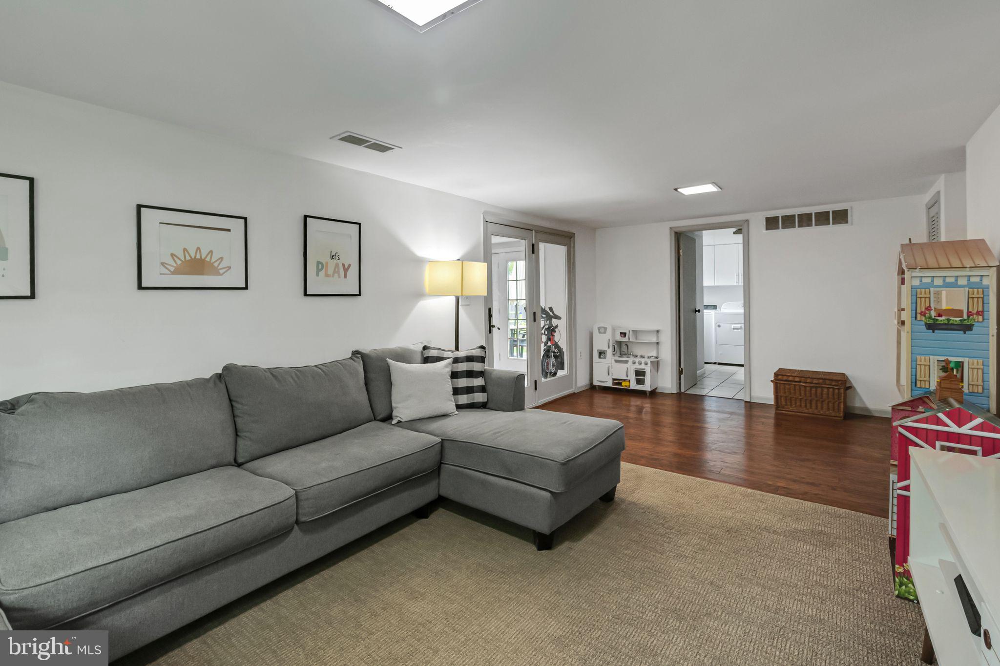 14 GLENROCK DRIVE