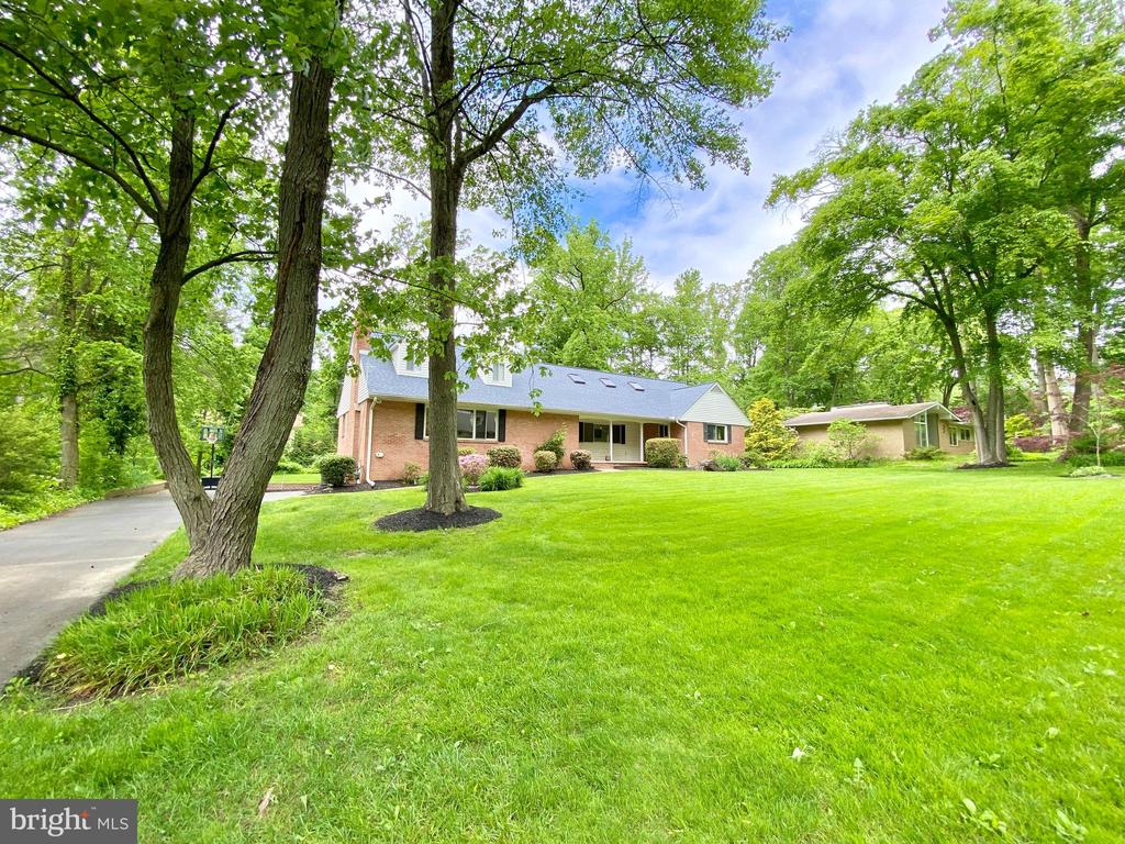 107 WARWICK DRIVE