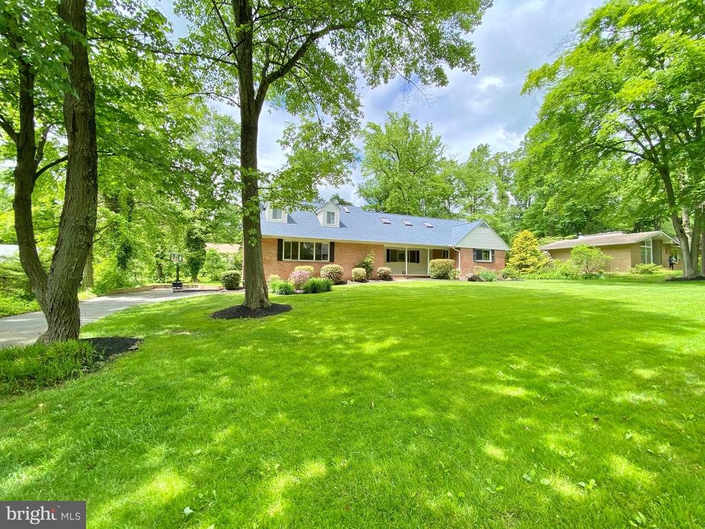 107 WARWICK DRIVE