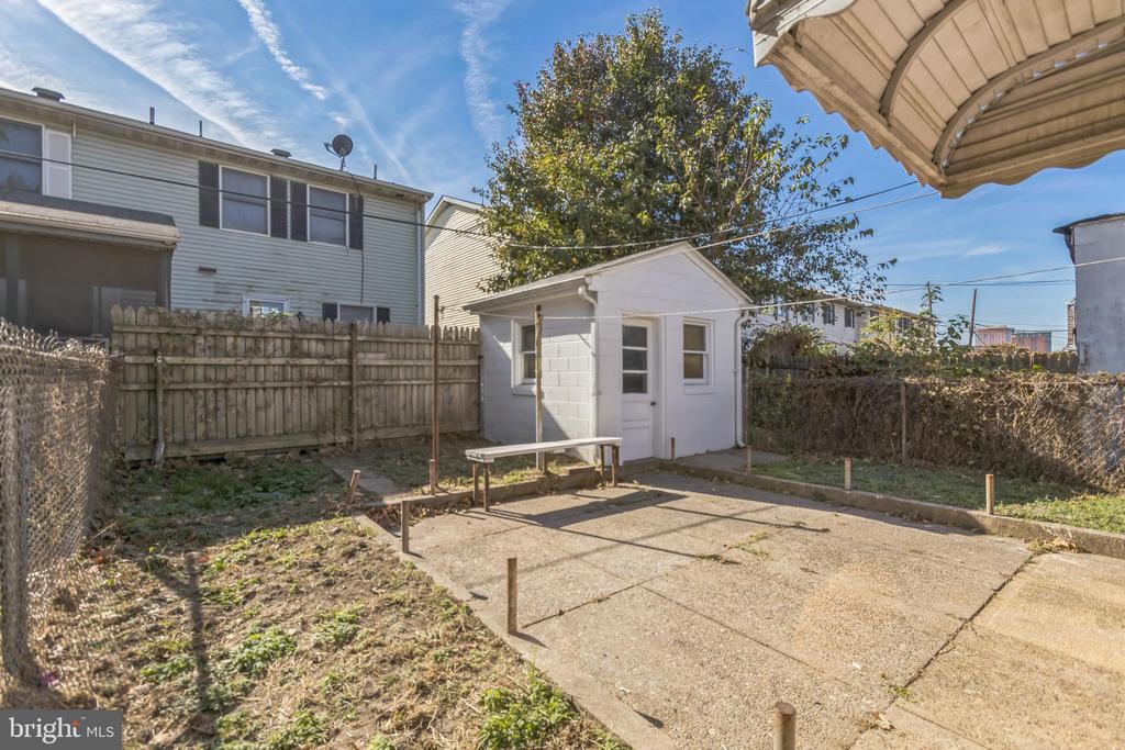 1218 PEACH STREET