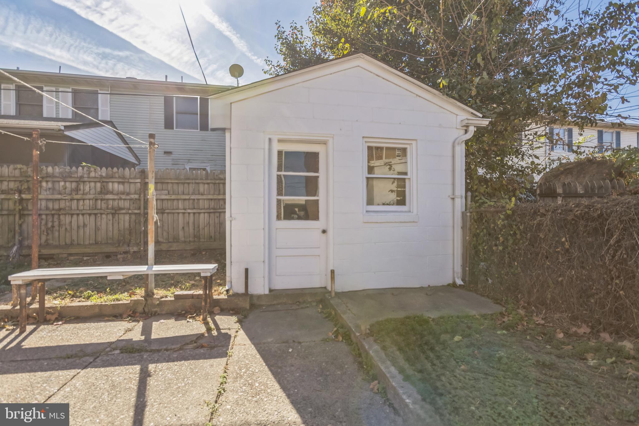 1218 PEACH STREET