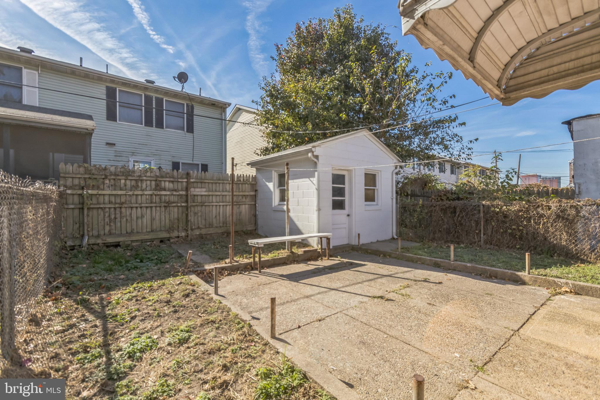 1218 PEACH STREET