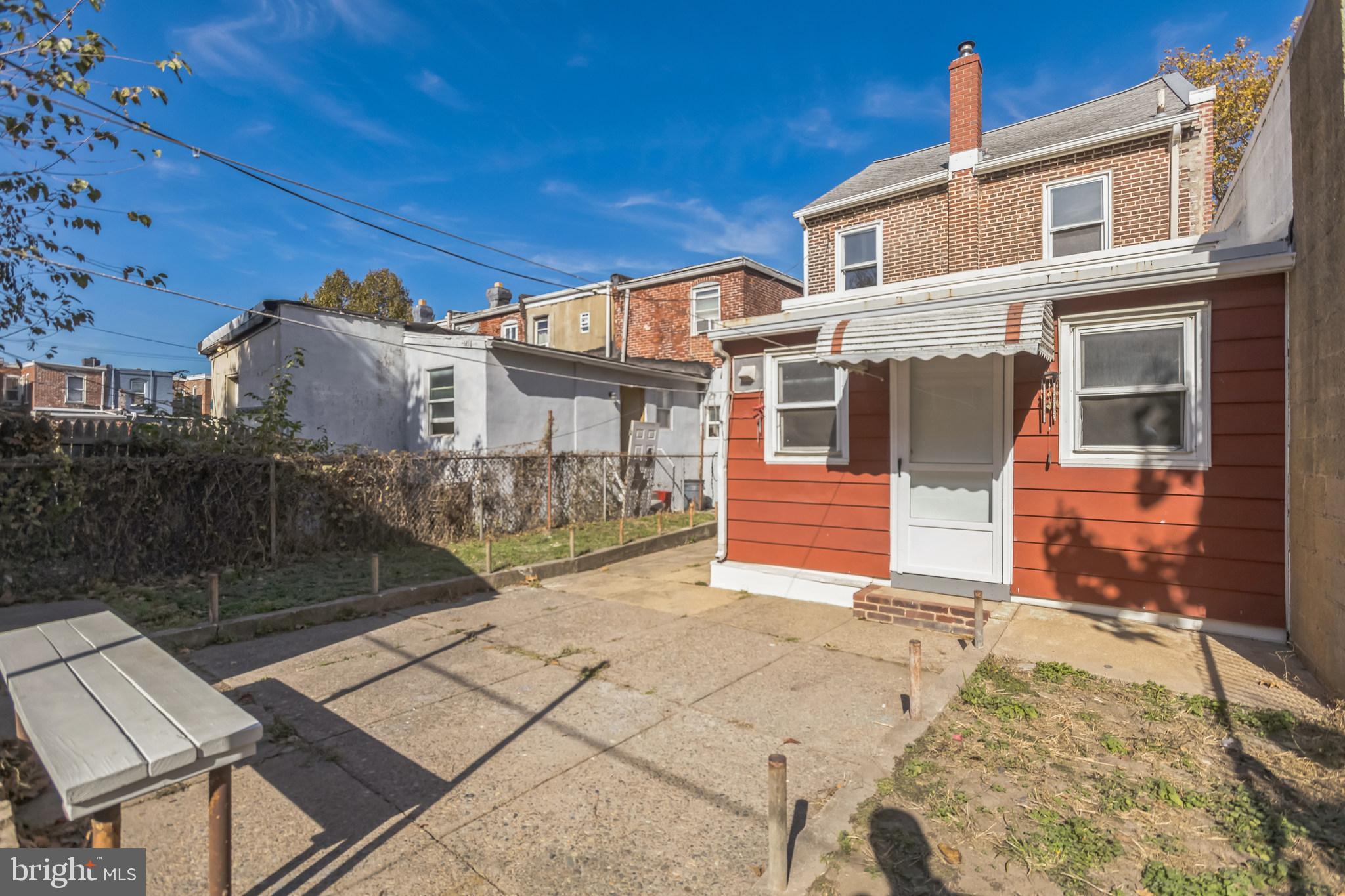 1218 PEACH STREET
