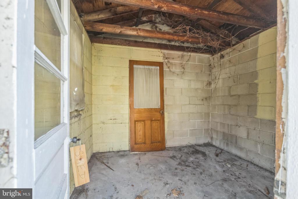 1218 PEACH STREET