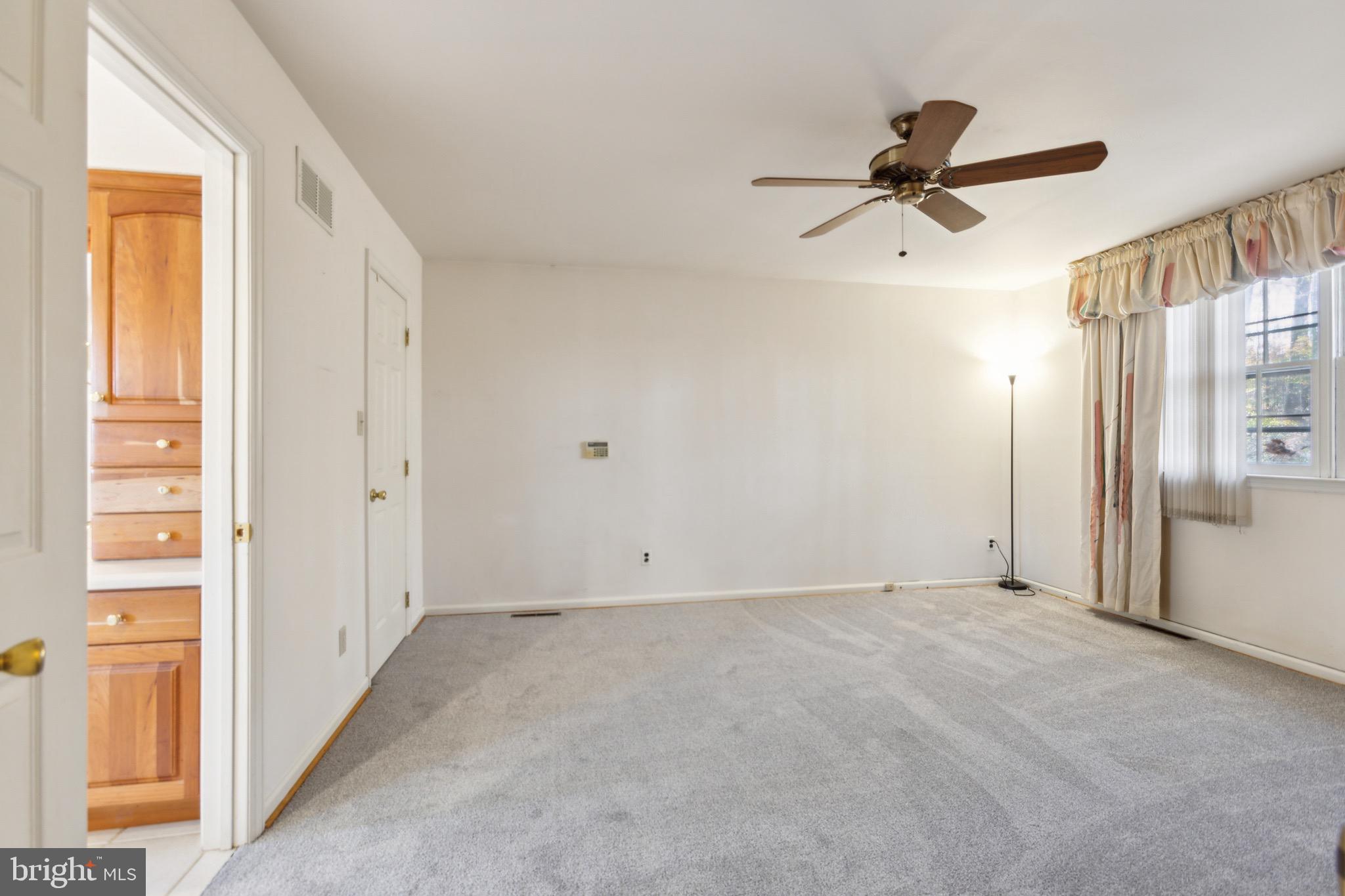 2 BLUE JAY DRIVE
