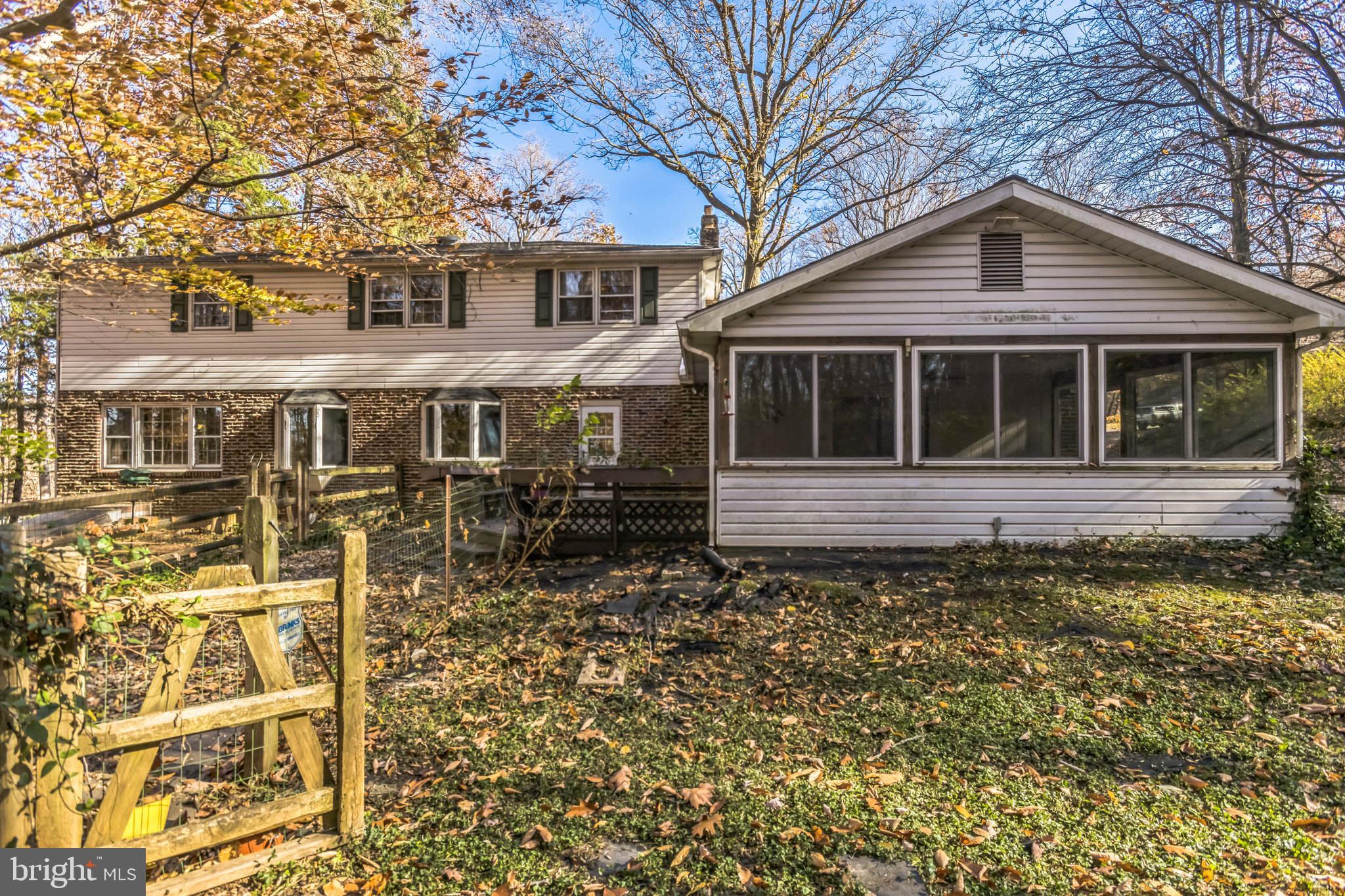 2 BLUE JAY DRIVE