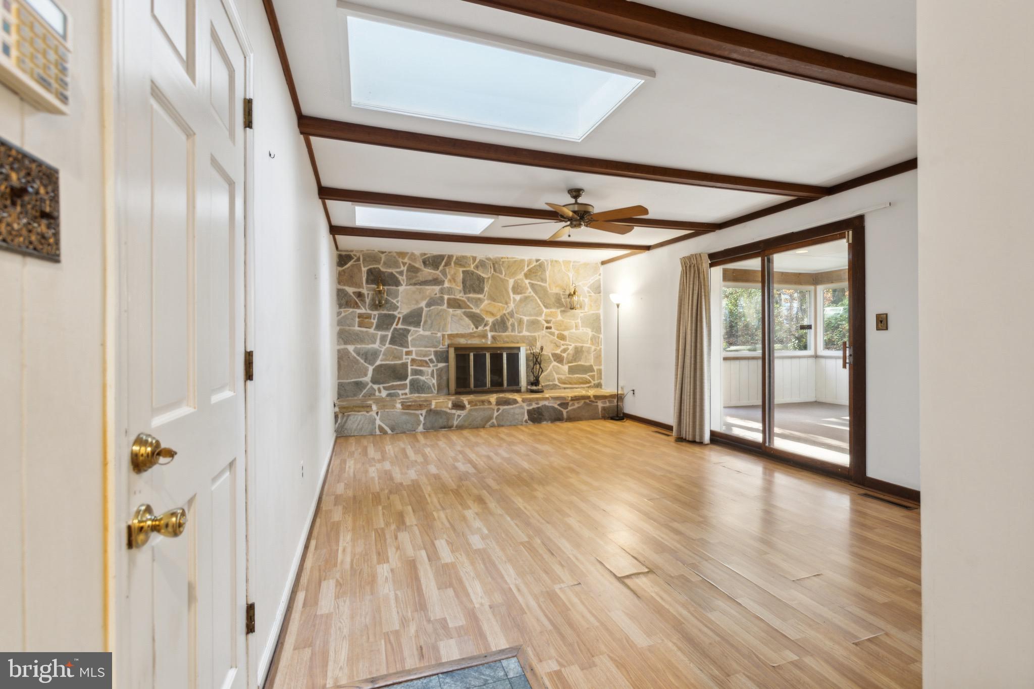 2 BLUE JAY DRIVE