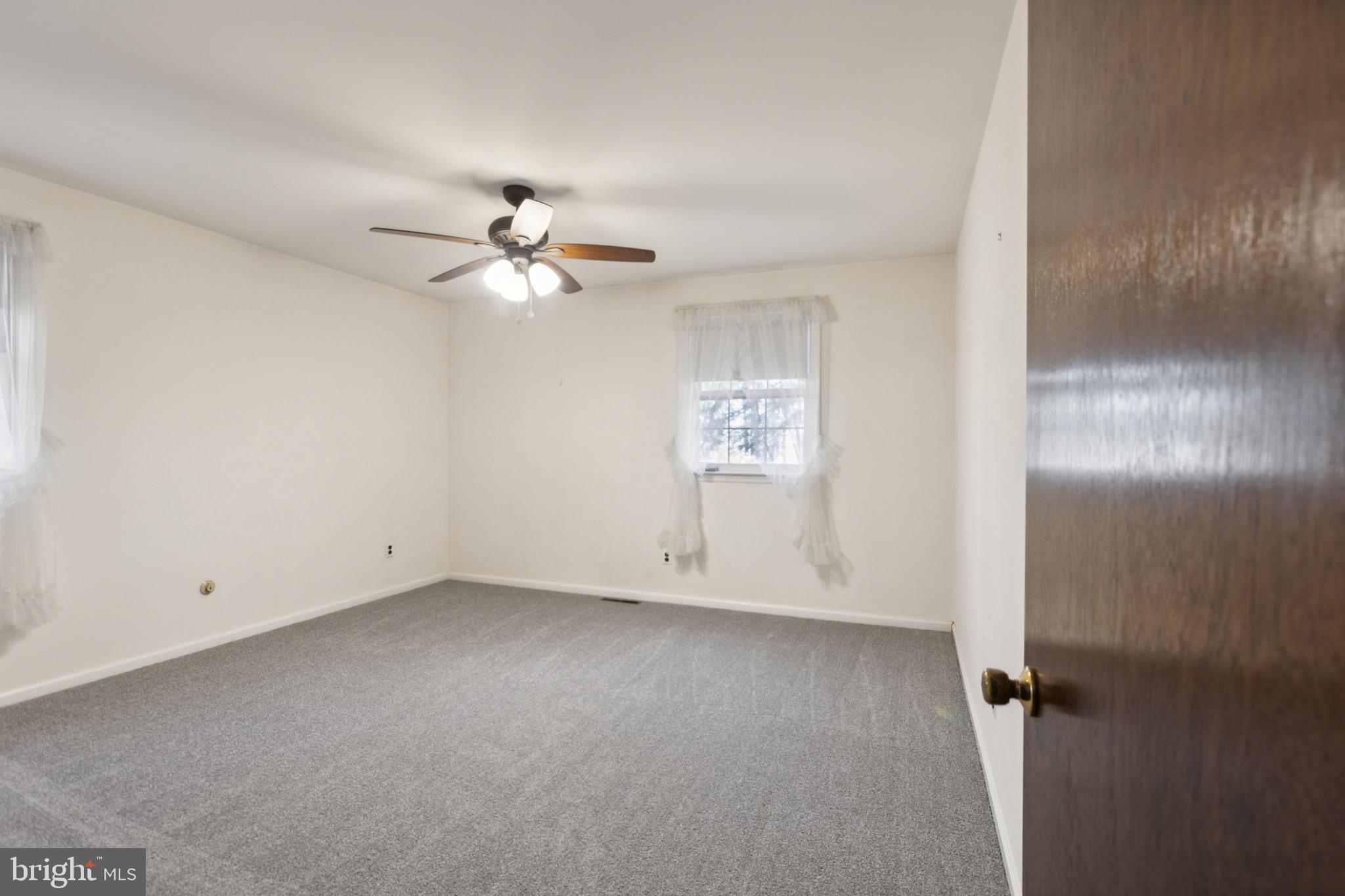 2 BLUE JAY DRIVE