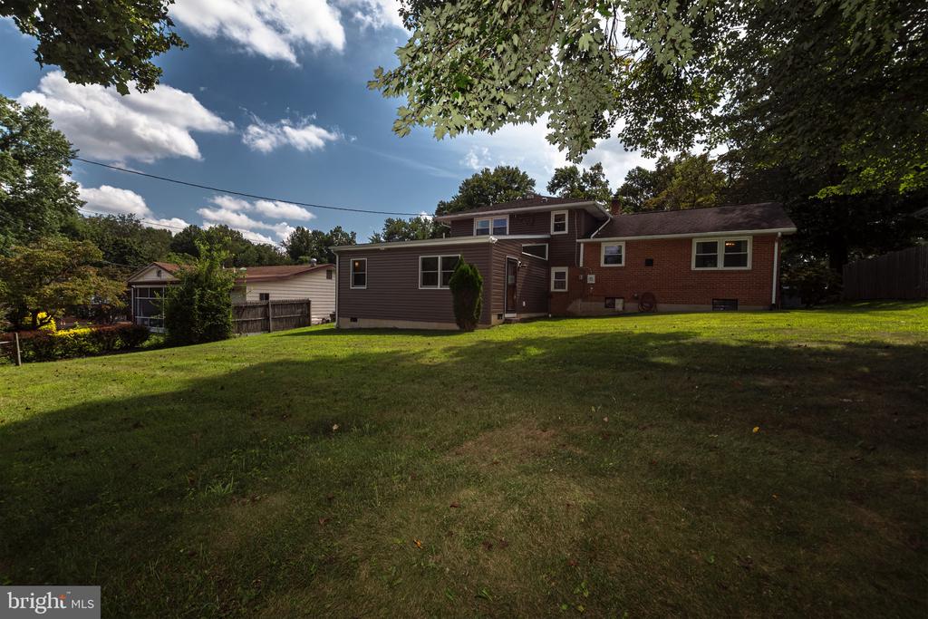 230 ARONIMINK DRIVE