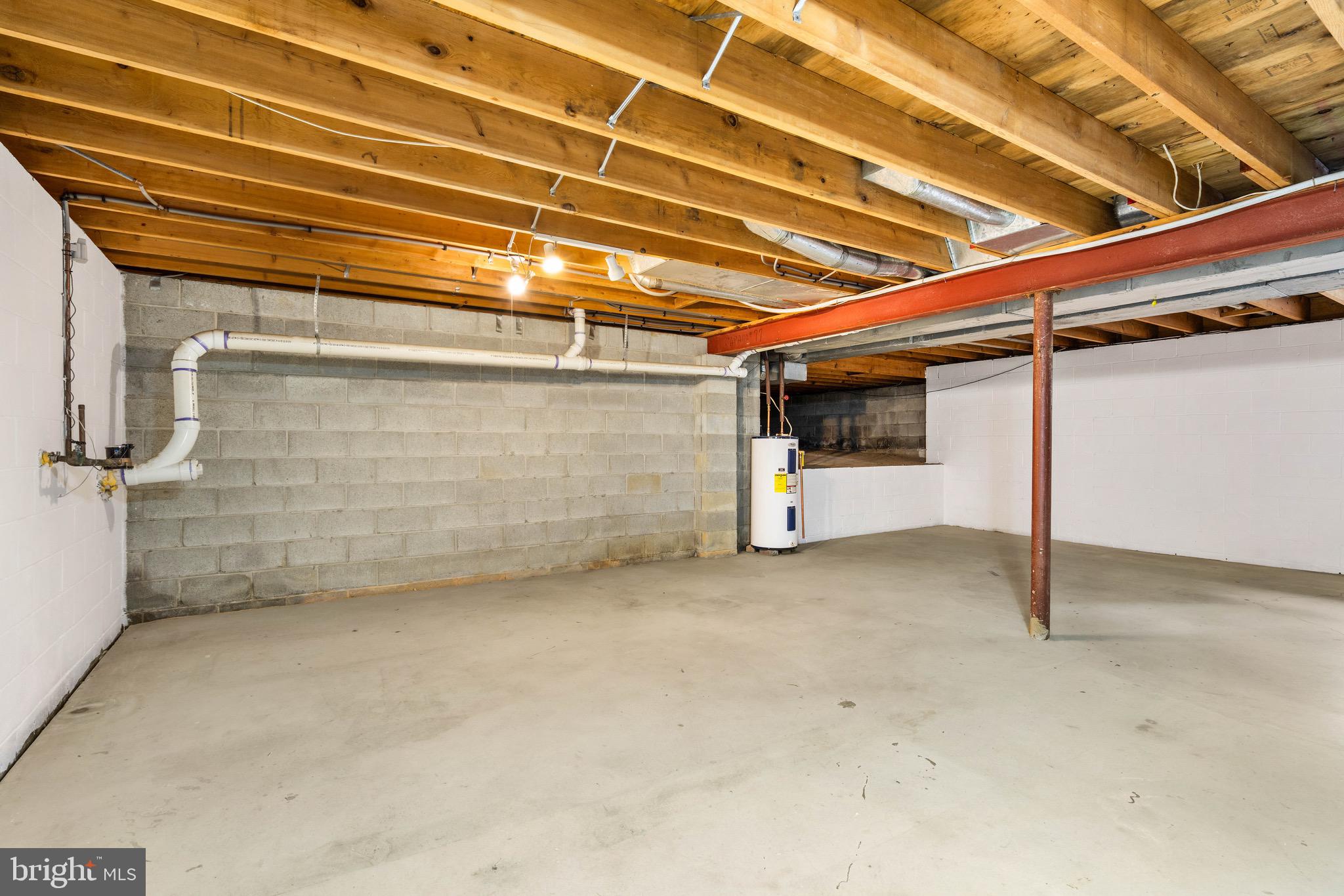 142 WOODLAND ROAD