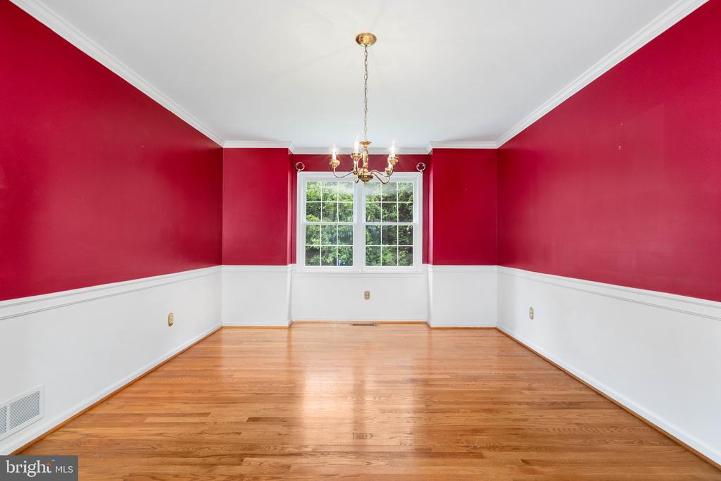 142 WOODLAND ROAD