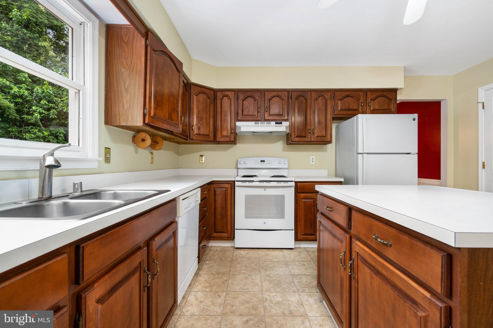 142 WOODLAND ROAD