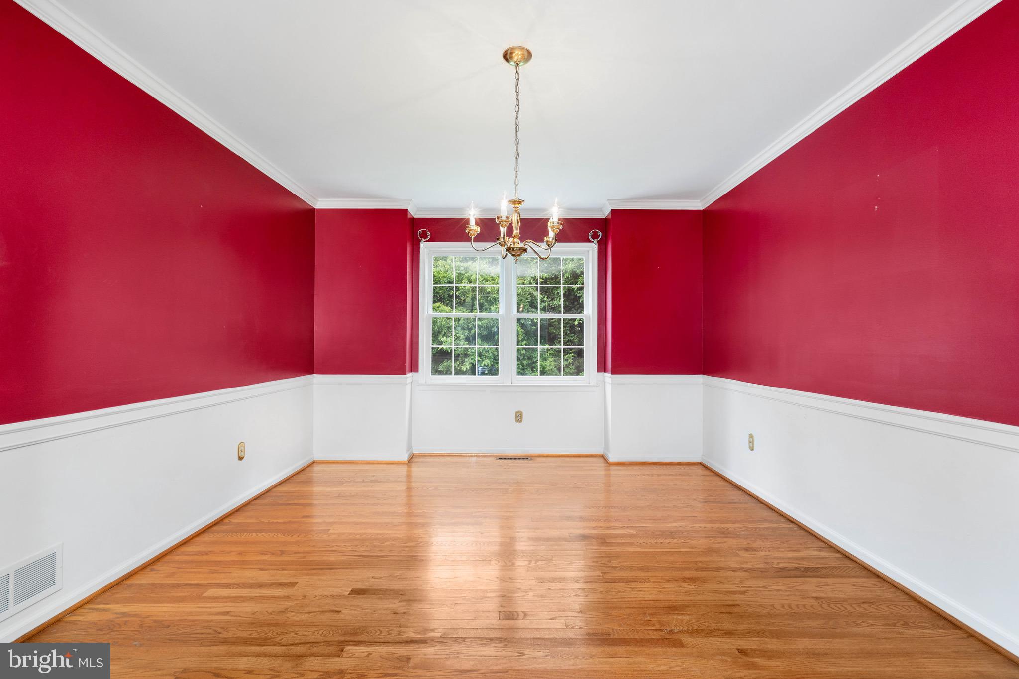 142 WOODLAND ROAD
