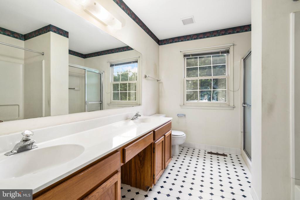 142 WOODLAND ROAD