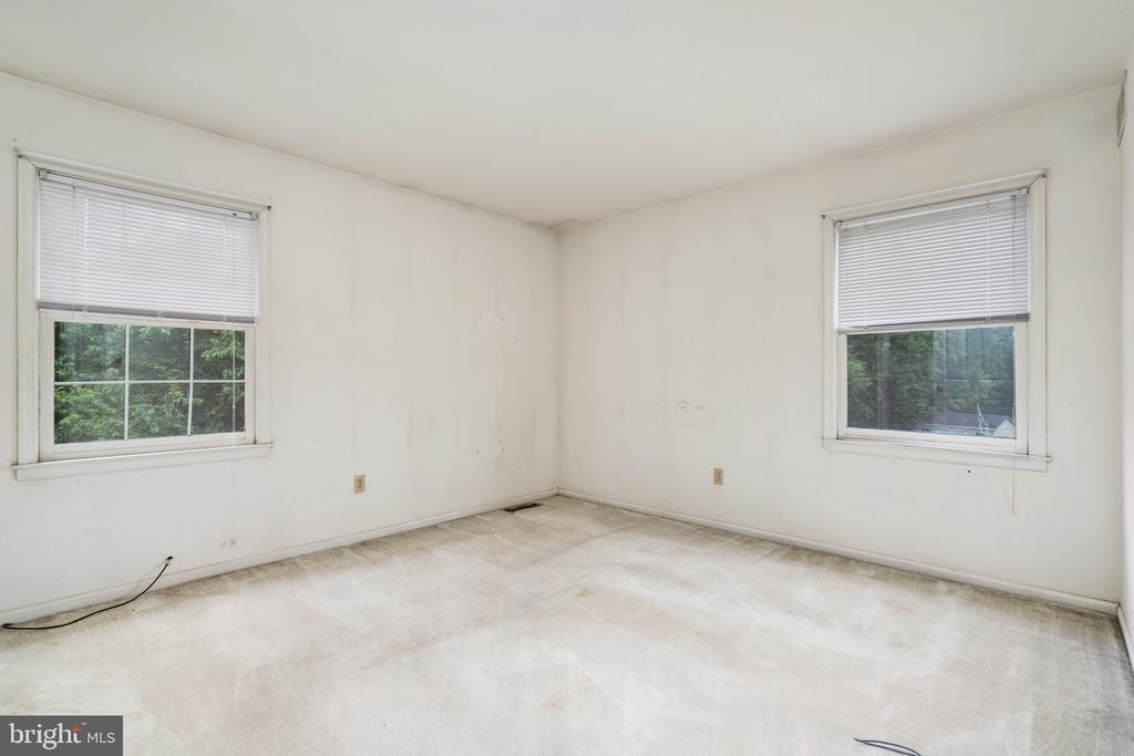 142 WOODLAND ROAD