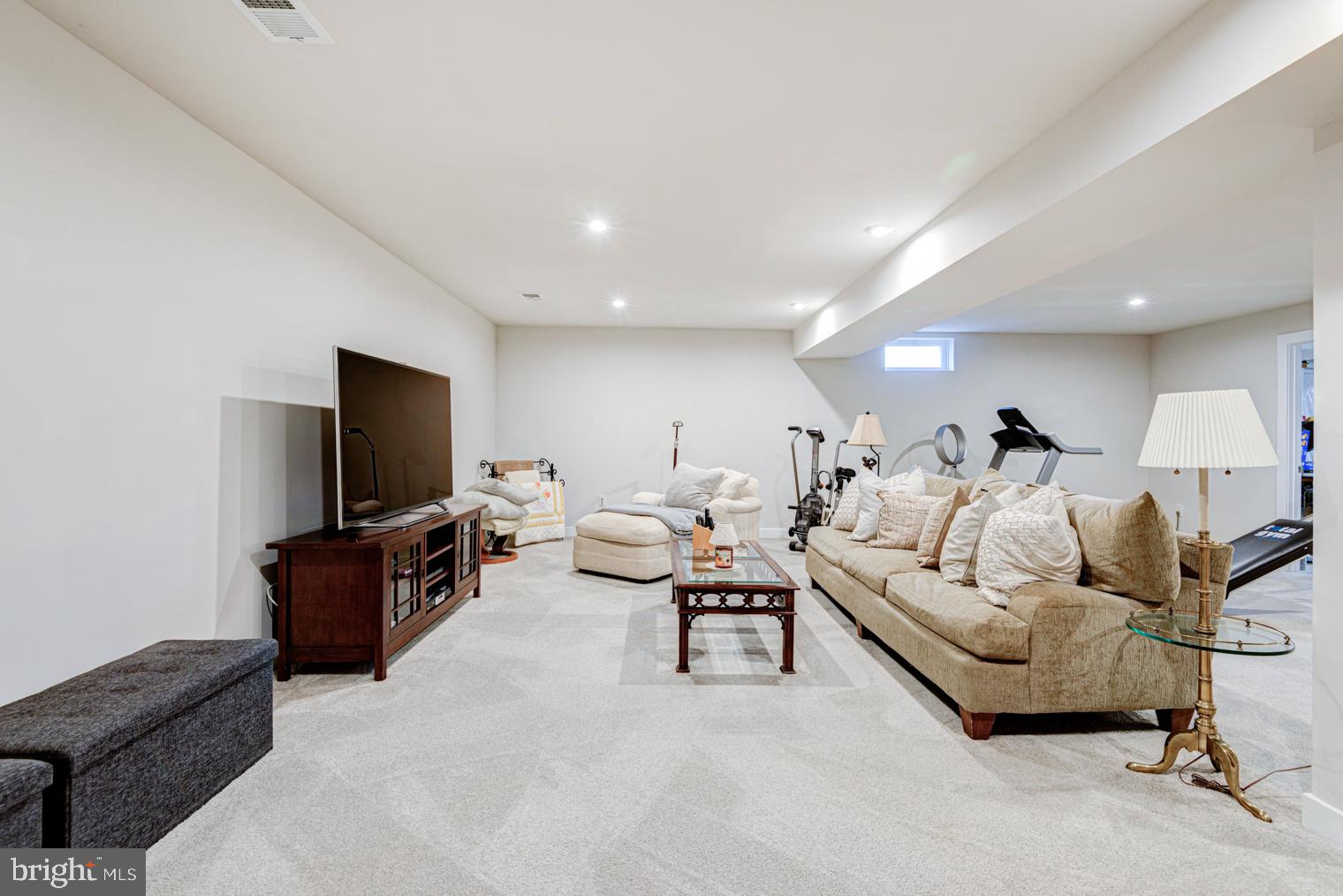 1611 ELLINOR COURT