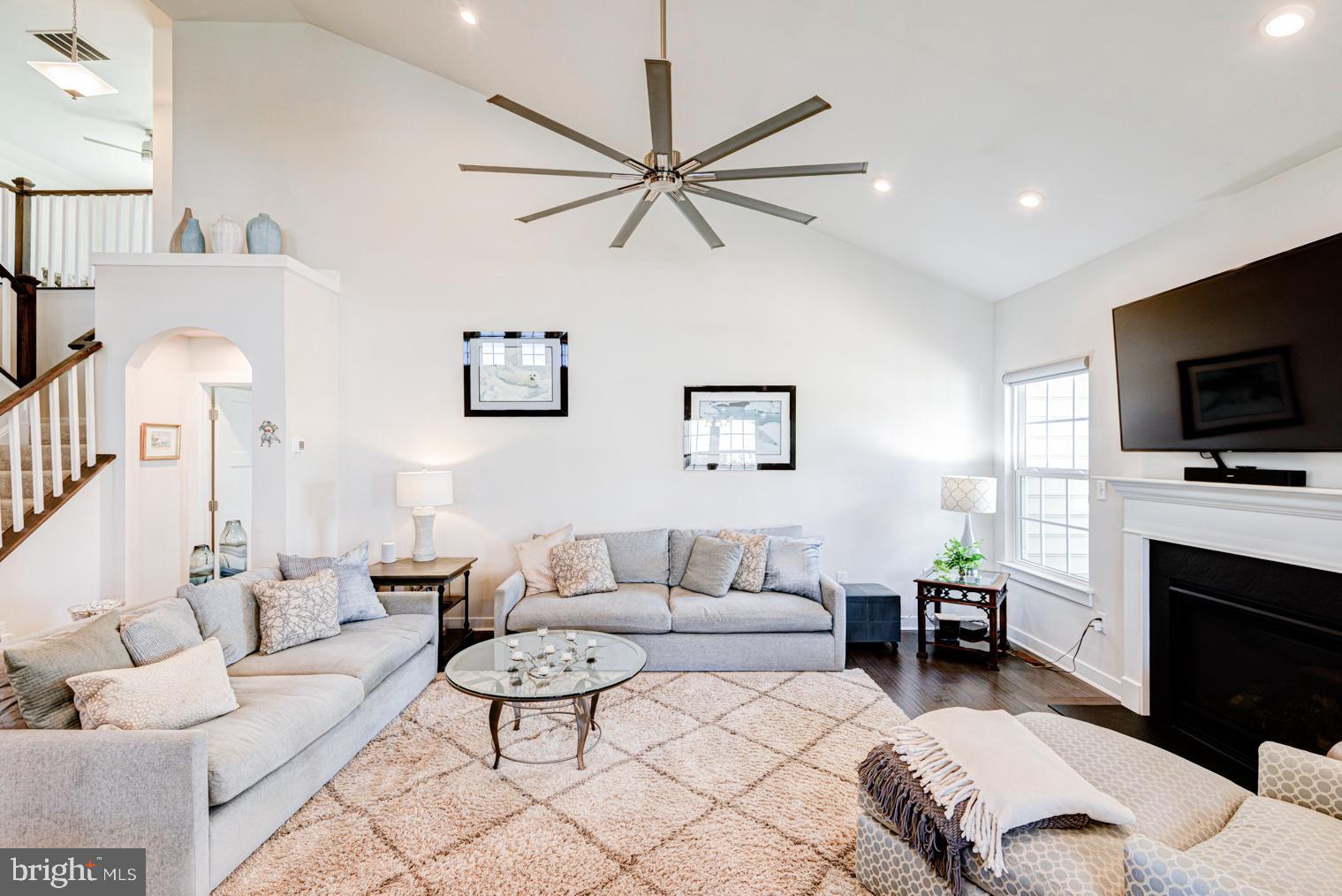 1611 ELLINOR COURT