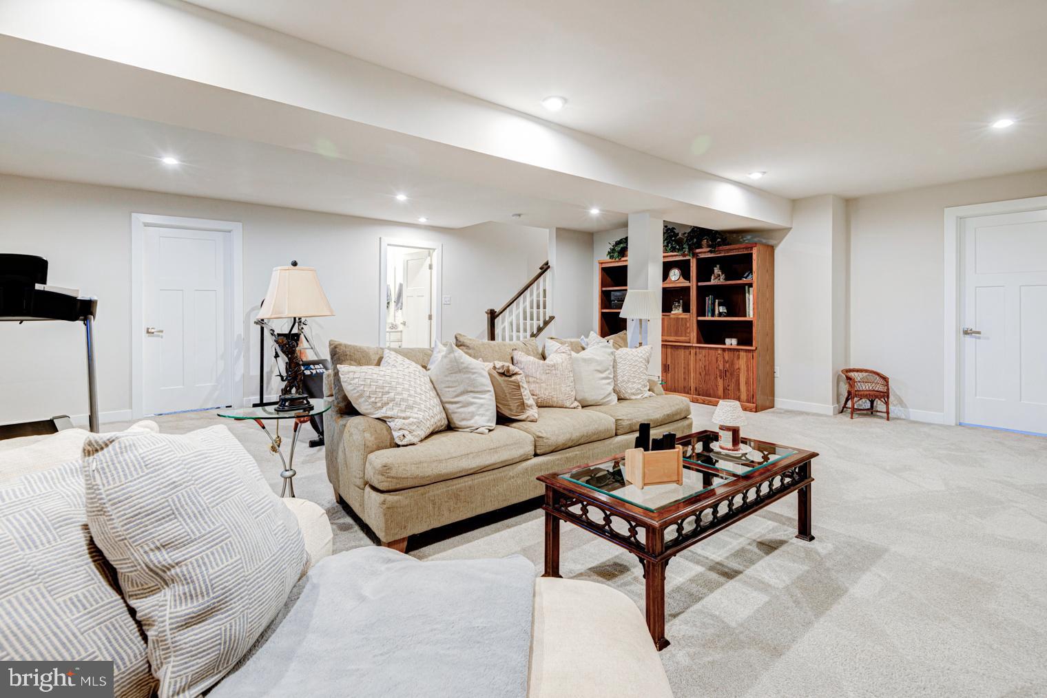 1611 ELLINOR COURT