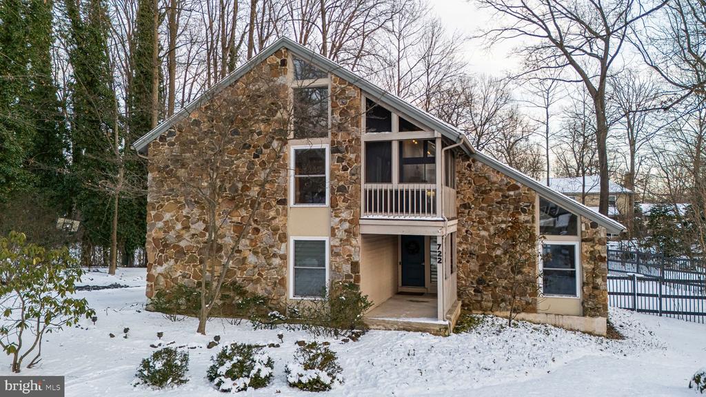 722 FOXDALE ROAD