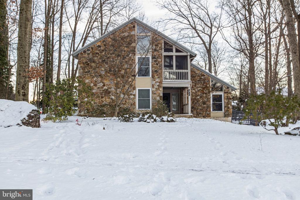 722 FOXDALE ROAD