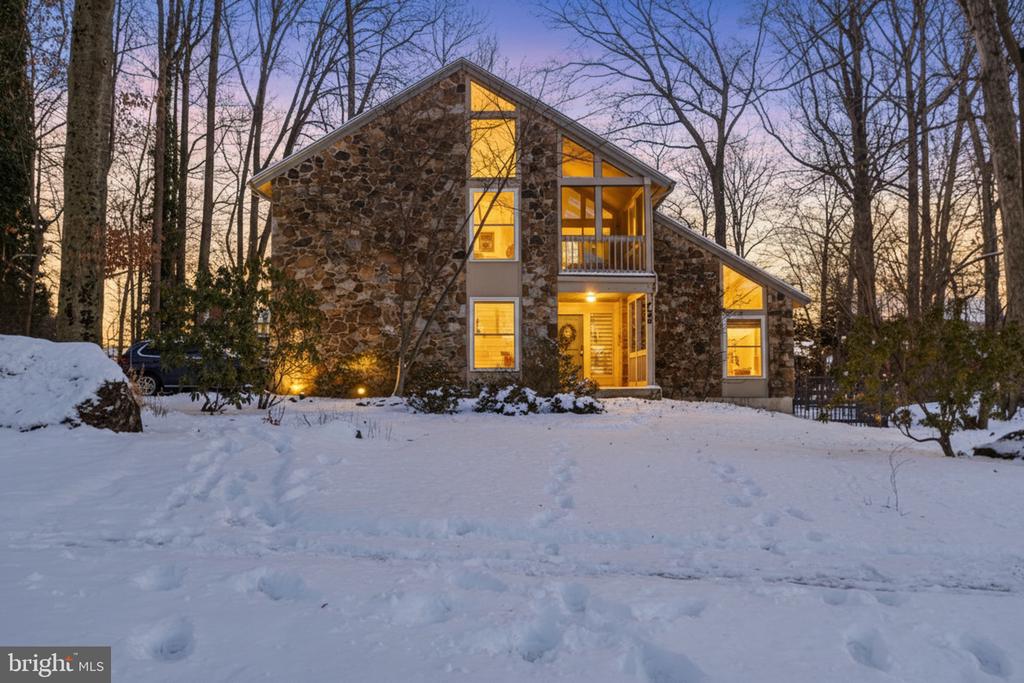 722 FOXDALE ROAD